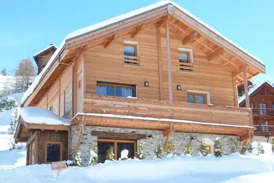 Image de Grand Chalet Individuel Classe 4 Etoiles, Ensoleille, Calme ;