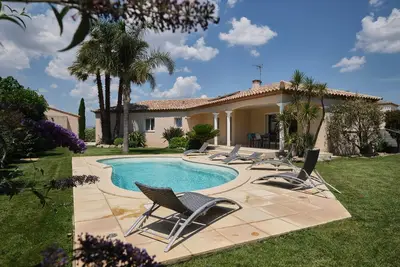 Image de Superbe villa neuve climatisée piscine, 10 mn des plages, et zones commerciales.