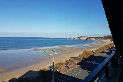 Appartement T2 vue mer a 180° 1ere ligne front de mer avec parking ferme /wifi