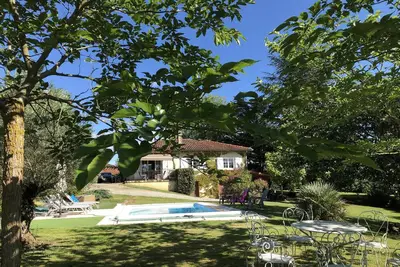 Image de Très jolie propriété piscine privée, wifi haut débit cuisine d’été