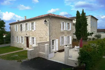 Image de Location Maison en pierre Tournecoupe Gers Lomagne 7 personnes piscine chauffée