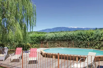 Image de Gîte  avec piscine chauffée  au calme au  pied du Mt Ventoux