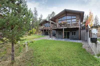 Image de Beau chalet avec vue sur la montagne, parc national des Glaciers, Ada accessible