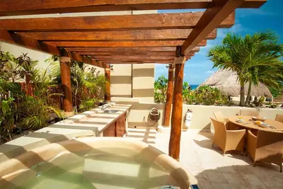 Condo Penthouse vue sur la mer 3 Br Maya Villa, 413 1 pâté de maisons de la plage