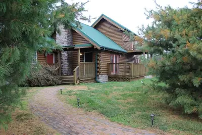 Image de Belle rustique Lone Jack Log Cabin 2 chambres juste à l'est de Kc Metro