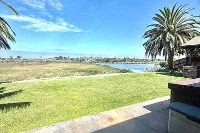 Image de Studio situé dans le village de Carlsbad. À distance de marche des commerces / plage