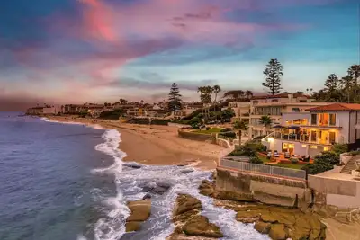 Image de Playa Vista La Jolla | Private Beach Access + Pool
