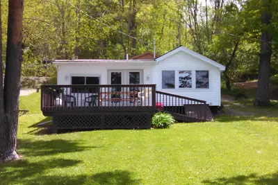 Image de Magnifique chalet au bord du lac