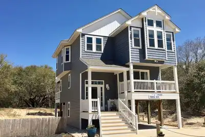 Image de Amazing New 4br Beach House-Perfect Location-Keyless Entry-Hot Tub-Vollyball Ct