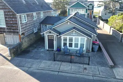 Image de Hot Tub: Rive À S'Il Vous PLAÎT: 200 pieds à la plage: Seaside Vacation Homes, Inc Géré