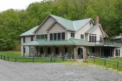 Image de (pour les enchantés) Maison 4 saisons pour grands groupes, réunions de famille, réunions,