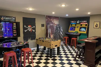 Image de Captain's Cove, Lakefront, 9 Bed / 8 Bath, Wet Slide Double Dock