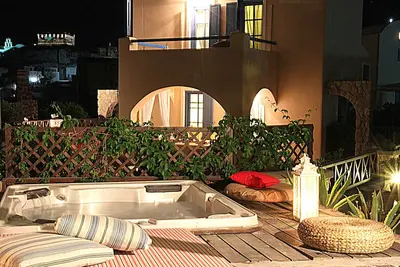Image de Villa Athéna avec 2 Jacuzzi à Santorin
