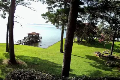 Image de Toledo Bend Lakefront Cabin près du «Chicken Coop», avec lancement de bateau privé