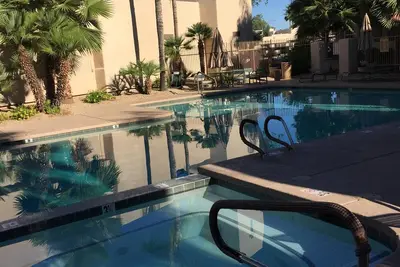 Image de North Scottsdale Gem. piscines chauffées, courts de tennis, salle de fitness, sentiers de randonnée