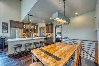 Image de Nouvelle Liste! Condo neuf, marche des restaurants et des boutiques, bus pour les pentes