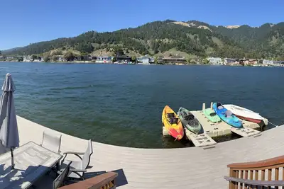 Image de DÉTENDRE Et Profitez De Cette Maison De Lagune GLISSÉE Avec Tous Les Jouets! Pet Friendly!