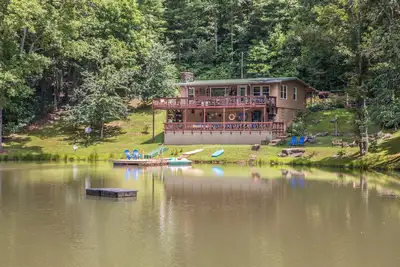 Image de Lakeside Cove Private Lake Trout Fishing & Mountain Views