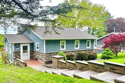 Image de Port Bay - Wolcott, Ny<br>Location De Chalets En Bord De Mer<br><br>Chiens Admis - (Pas De Chats)<br>