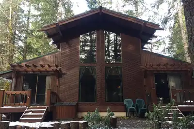 Image de Mt. Hood Retreat sur la rivière Sandy à côté du complexe