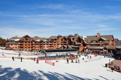 Image de RÉDUIT Ski In / Ski Out Luxury 2 Bd Condo - Nouvel An dans le luxe rustique sur les pentes