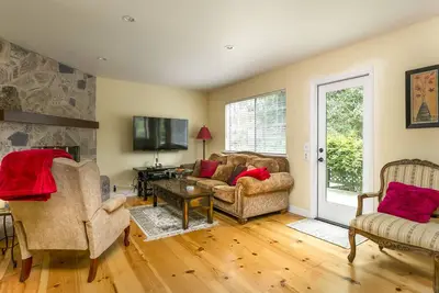 Image de Cozy Cottage sur Burton Circle- # Lh50 Mois long