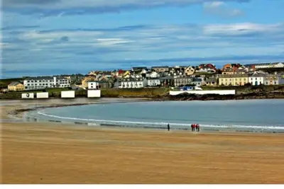 Image de chalet près de la mer sur la côte ouest de l'Irlande