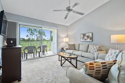 Image de Isla Del Sol Vista Verde Est 4-229 2ème étage Lit King Nouveau Cuisine Wifi Piscine chauffée Parking gratuit