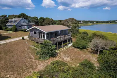 Image de # 612: Une vue imprenable sur le détroit de Nantucket, enroulez-vous autour du pont, marchez jusqu'à la plage!