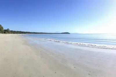 Image de Whispering Palms - front de mer,