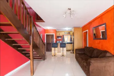 Image de Hgtv en vedette Penthouse central 3bd avec Netflix, Ac, piscine, vues et bain à remous