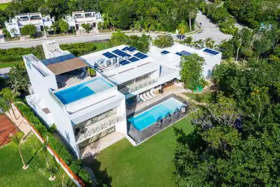 Image de Villa Maya-Votre Mansion Dans un parcours de golf Accross De La Mer des Caraïbes