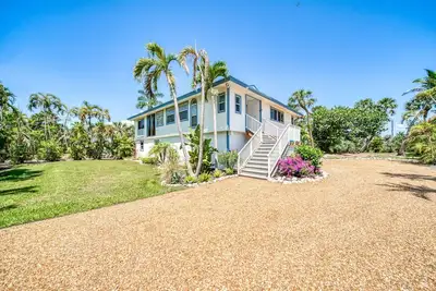 Image de Junonia Dreaming: Piscine superbe et isolée Accueil près des plages de Sanibel!