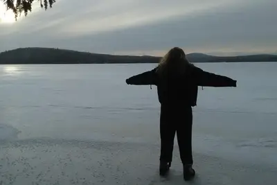 Image de Le Loon House est situé au bord d’un magnifique lac argenté alimenté par une source d’eau propre.