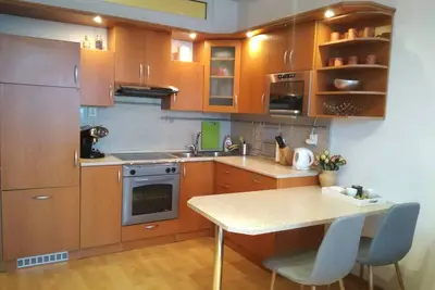 Image de Appartement confortable sur l'arrêt de bus entre le centre et l'aéroport