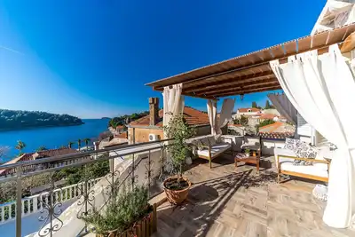 Image de Villa Residence Mima-Stone Villa avec terrasse ensoleillée et piscine près de Dubrovnik