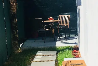 Image de Vivez et vivez l'île comme les locaux dans un environnement relaxant!