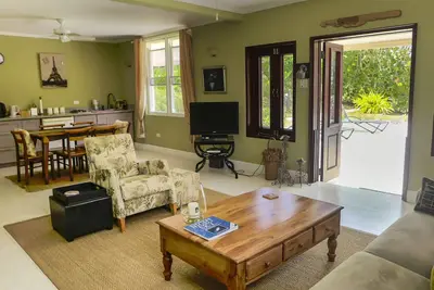 Image de Luxe Campagne 2 lits apt avec piscine