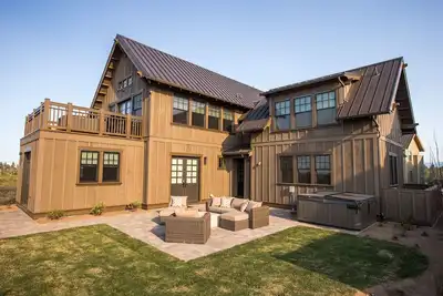 Image de 25 minutes à Mt Bachelor, bain à remous privé, foyer, chargeur de véhicule électrique!