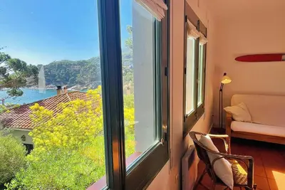 Image de T3 · Charming seaside escape with stunning views