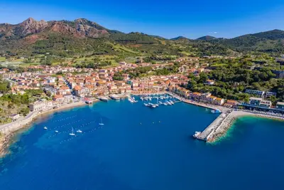 Image de Appartement à 4 lits dans le centre de Porto Azzurro