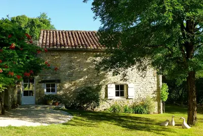 Image de Luxueux gîte de 2 chambres avec piscine privée. La Vigne Vierge Gite de Charme