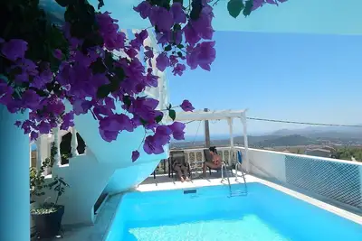 Image de Maison avec piscine privée à la périphérie d'Athènes