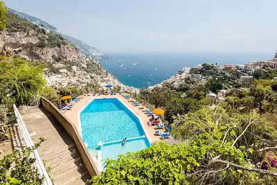 Image de Casa Dorothea 2 à Positano, avec terrasse, piscine commune, 3 chambres, 6 couchages perdu