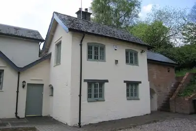 Image de Ancien fournil. Cottages de charme dans des jardins isolés de domaine privé historique