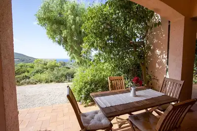 Image de Villino Lacona 6 couchages avec espace extérieur