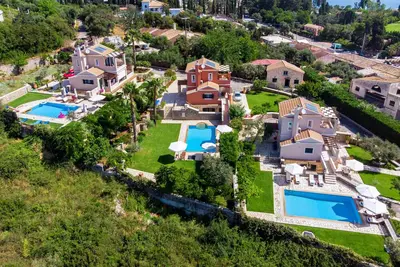 Image de Villas Il Tesori Dassia avec piscine privée