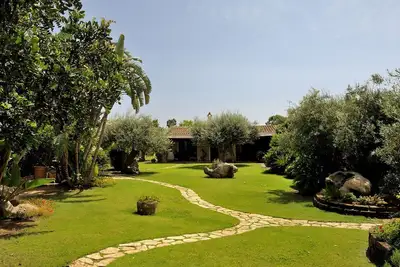 Image de Villa Charlie se trouve à 100 mètres de la plage de Porto Giunco
