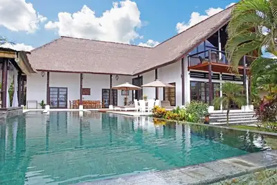 Image de Villa Tri Murti, villa sur la plage de Lovina avec piscine privée à - jusqu'à 10 personnes