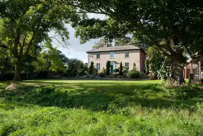 The Firs - peut accueillir jusqu'à 15 personnes et constitue le refuge idéal à la campagne d'Orford!